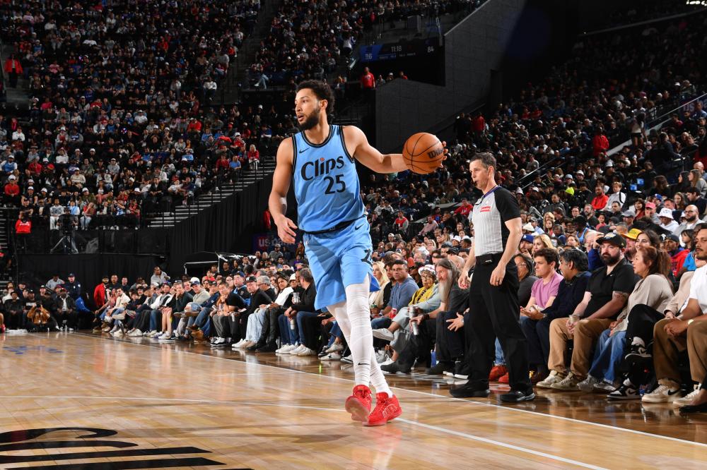 动作鲁莽 动作鲁莽